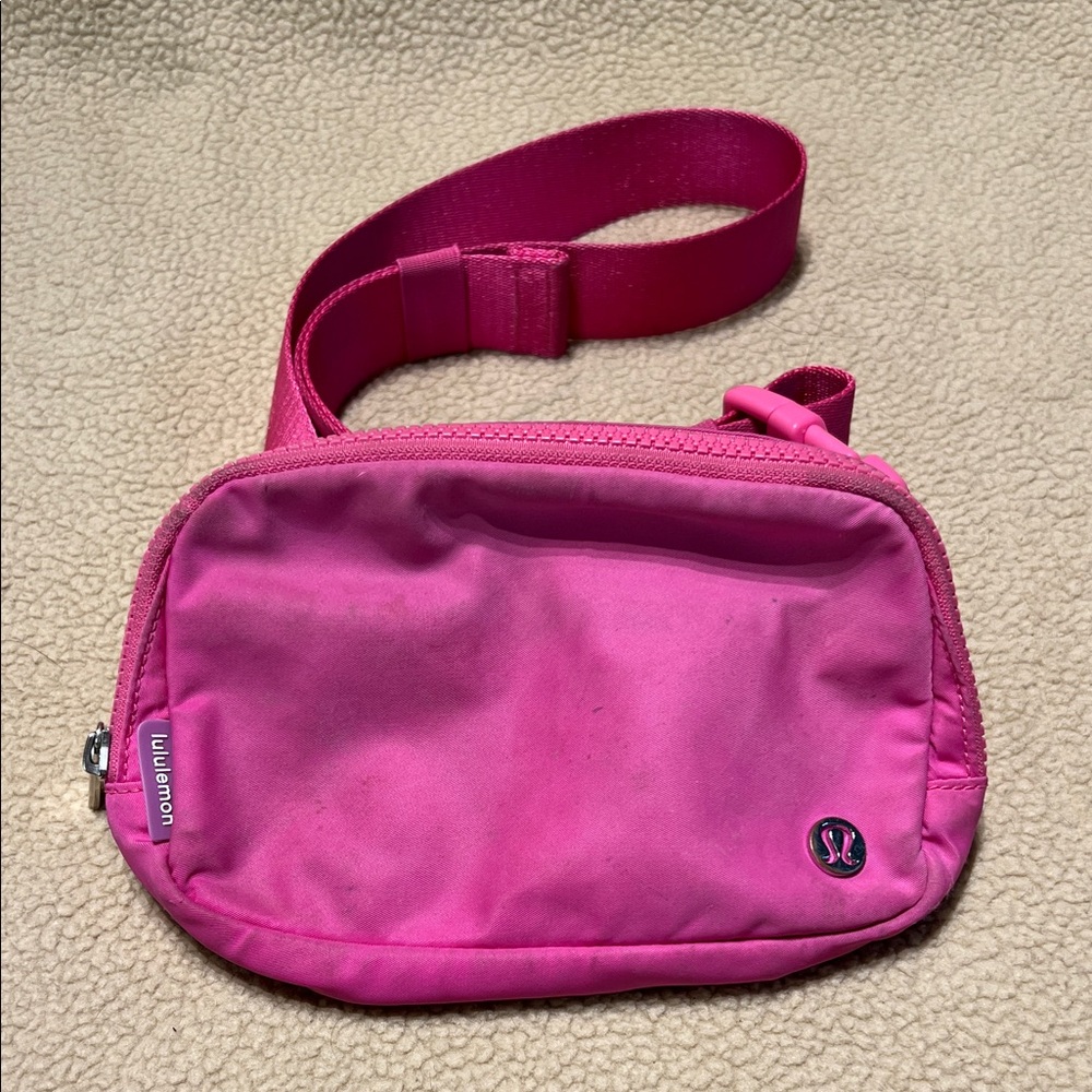 Lululemon Everywhere Belt Bag Pink